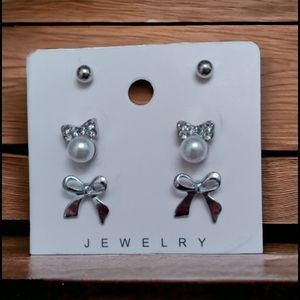 💥3/$12 Silver Bow Earring Set